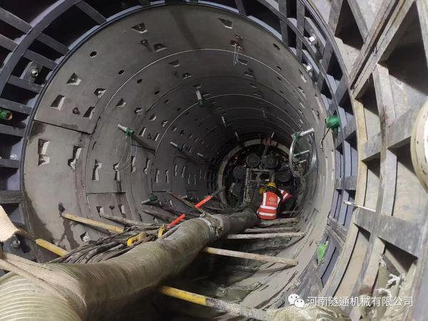 ����ף��֣�ݵ���12����21.4�׳���ˮϸɰ���е������ͨ��˳����ᣡ(ͼ6)